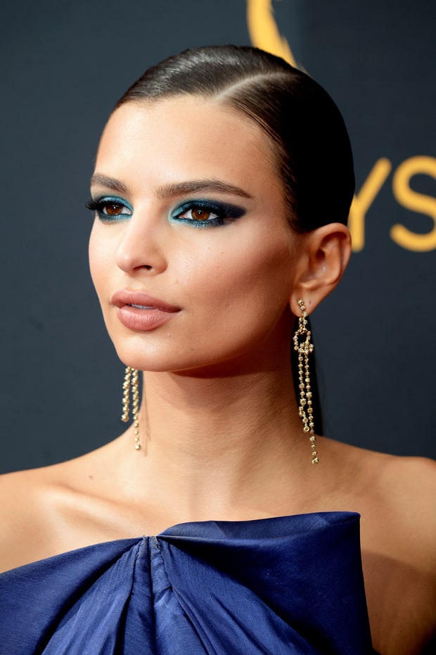 Red Carpet Makeup Blue Dress Euphoria Star @barbieferreira Is Snatched To  The Gods In
