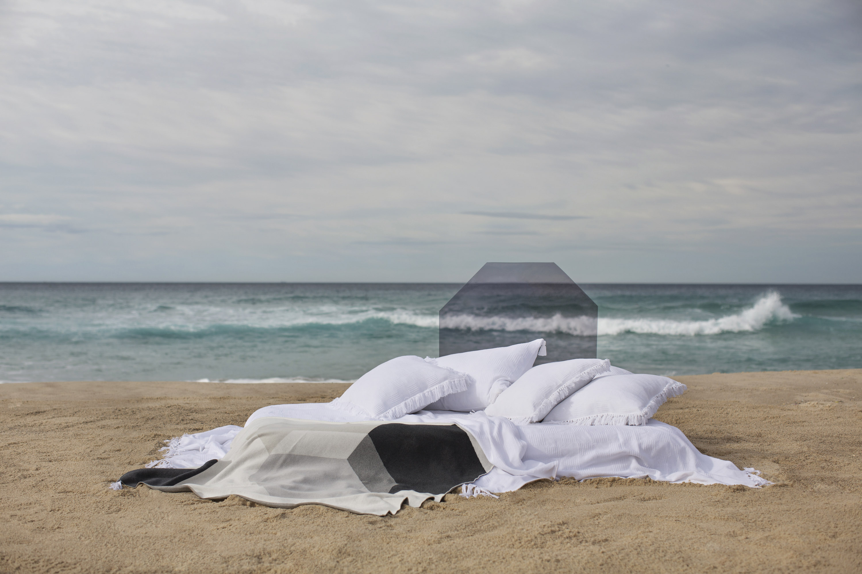 katekate_campaign_blankets_cushions_2