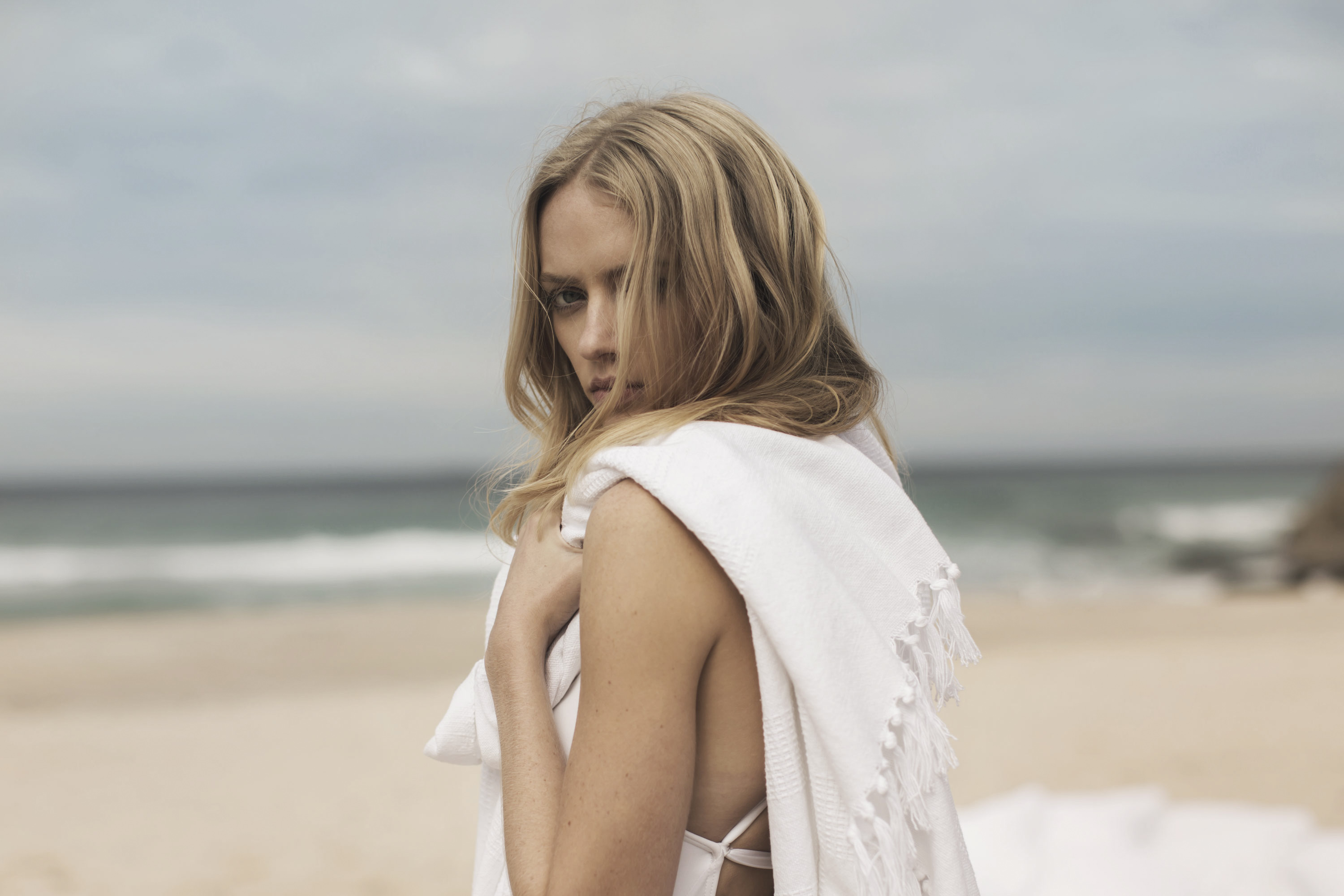 katekate_campaign_blankets_whitenight_1