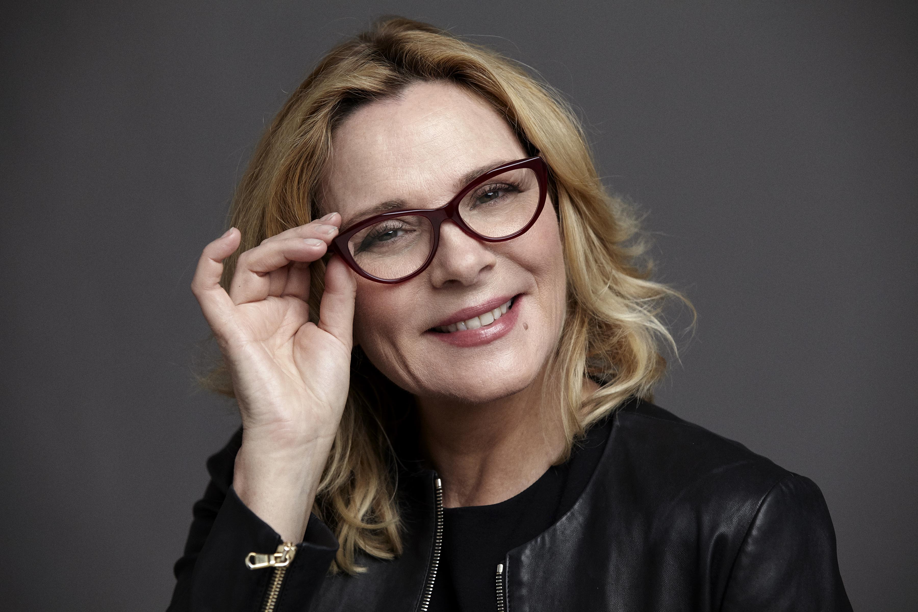 kim-cattrall-wears-karl-lagerfeld-25-25672244-2-pairs-from-459
