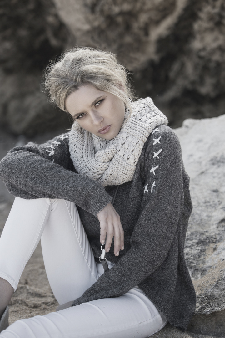 72dpi-2186399e05-BT602C_AliceKnit_Charcoal_01