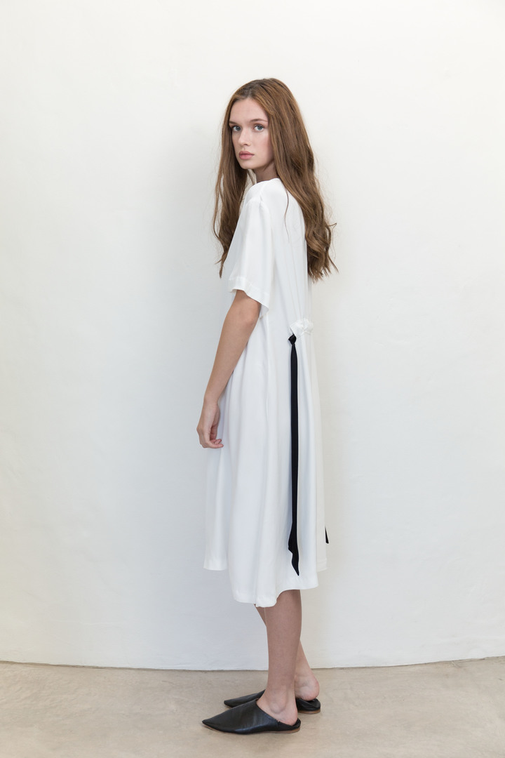 72dpi-21894709ad-Demure-Dress-White-Back