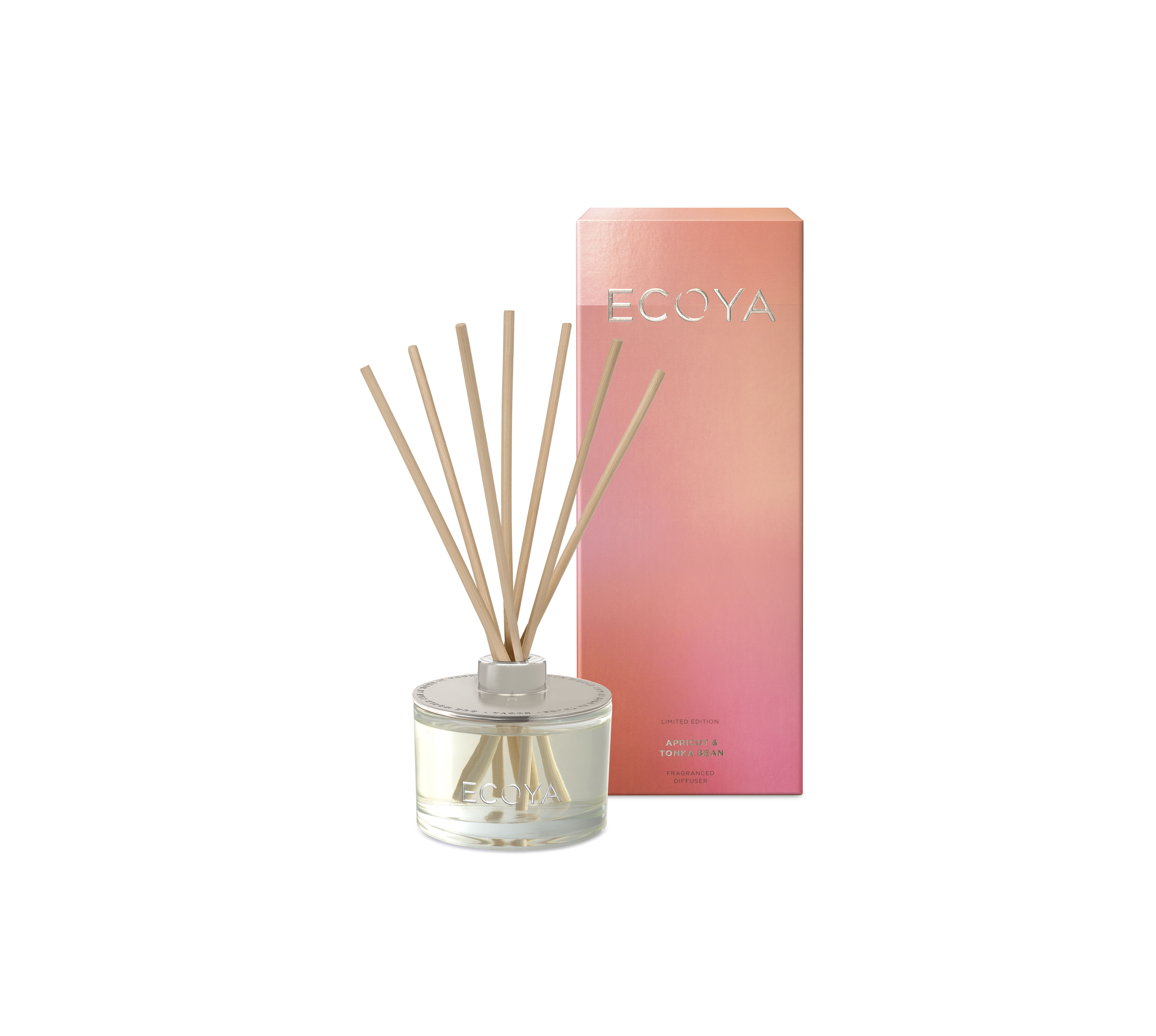 LE Diffuser - Apricot and Tonka Berry - overlapping - no background