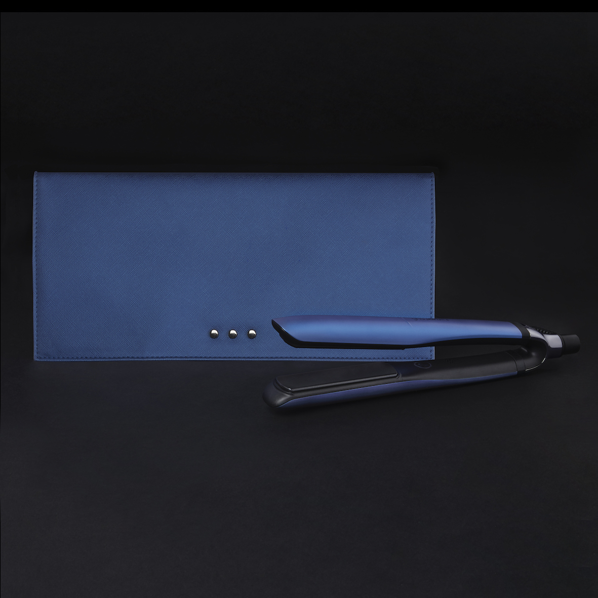 ghd Upbeat Collection platinum+ styler_Campaign Imagery_Cobalt Blue (1)